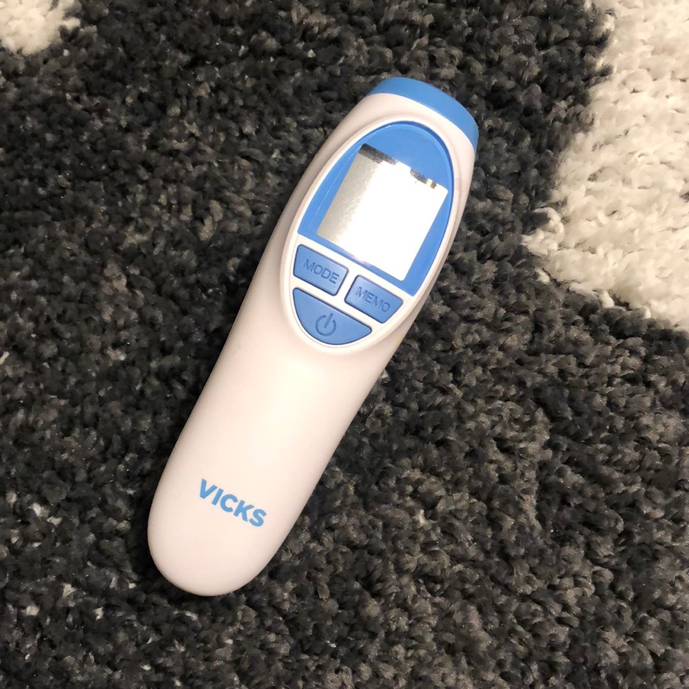 🌡️ Practically new Vicks no touch 3 in 1 thermometer